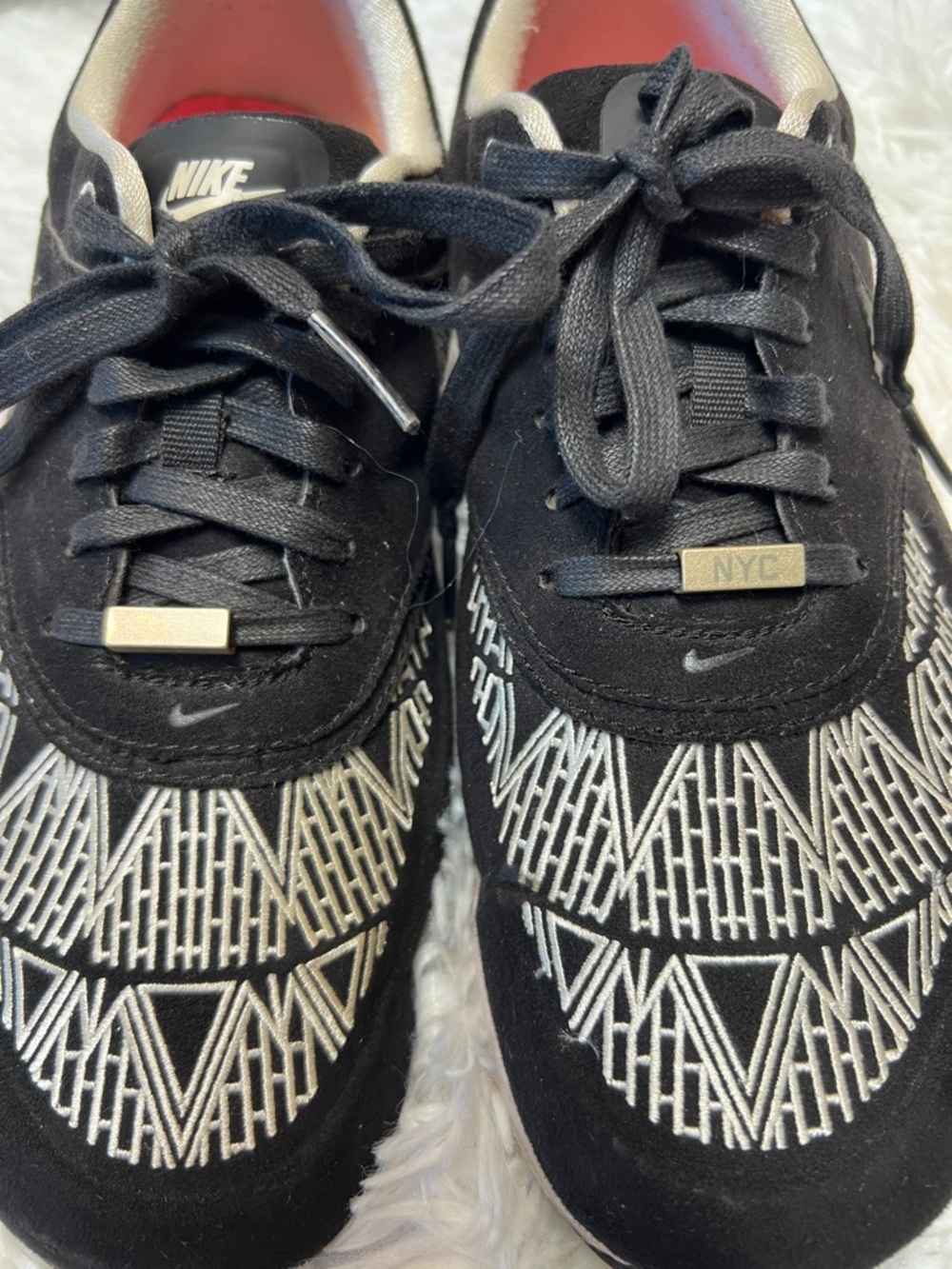 Nike Air Max Thea Suede NYC Sneakers RARE 8.5 - Picture 11 of 15